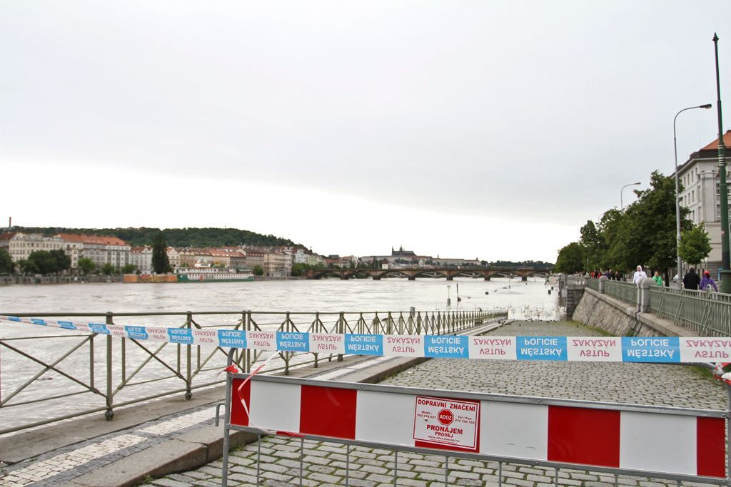 Praha povodně, neděle 2.6.