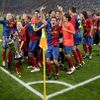 Oslavné vítězné kolečko hráčů Barcelony