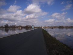 Silnice v Němčicích na Pardubicku: Ani na jedné straně nemá být voda