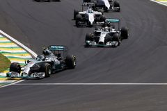 F1 ŽIVĚ: V Brazílii triumfoval Rosberg, Hamilton druhý