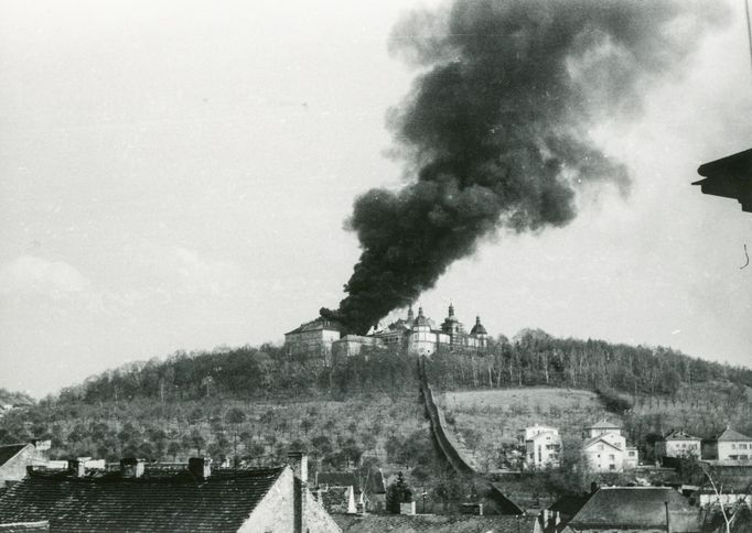 Požár kláštera ve Svaté Hoře v Příbrami. 27. 4. 1978