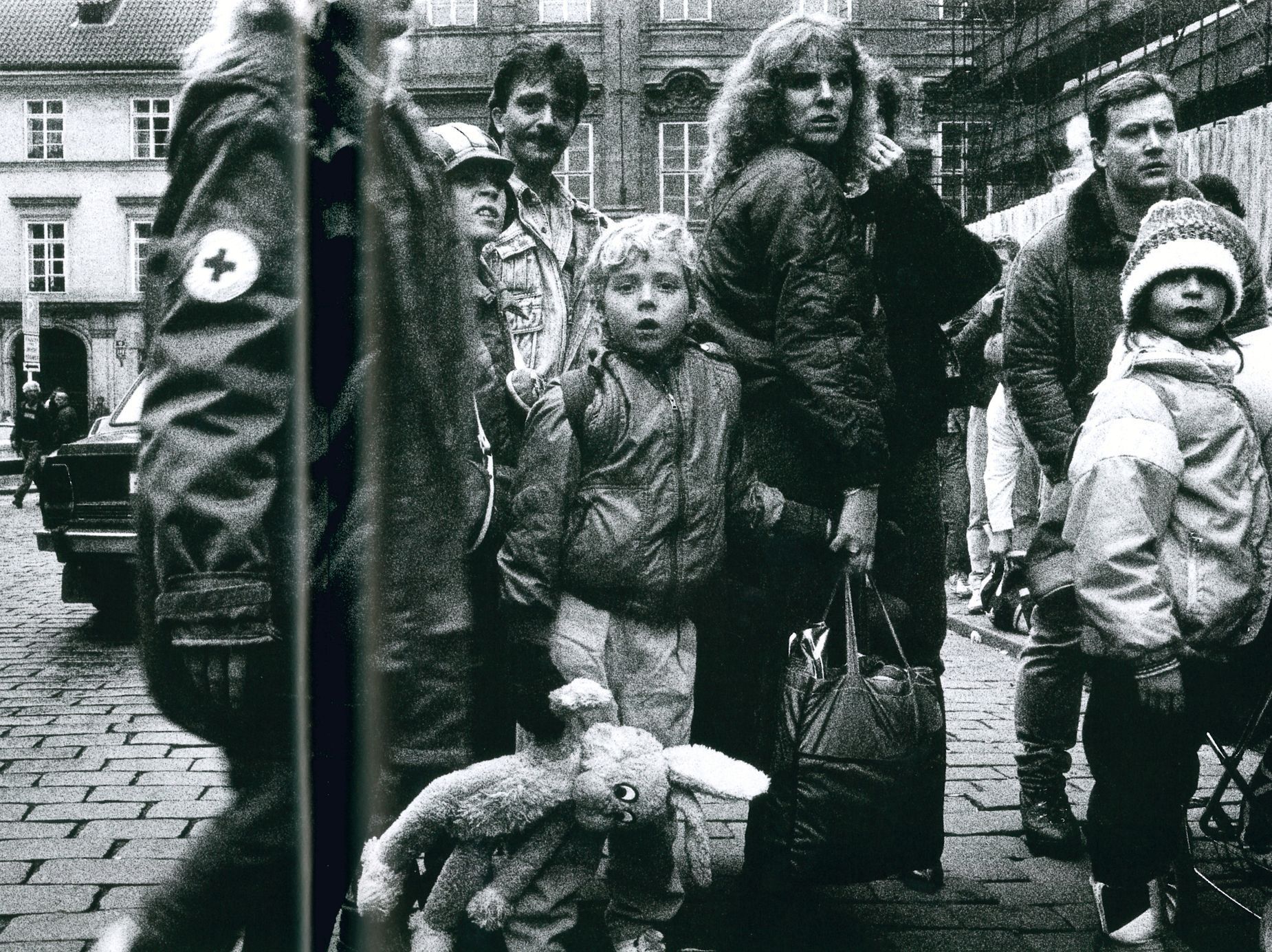 Jednorázové užití / Kniha / Osudové chvíle Československa / Velvyslanectví SR / Praha / 1989