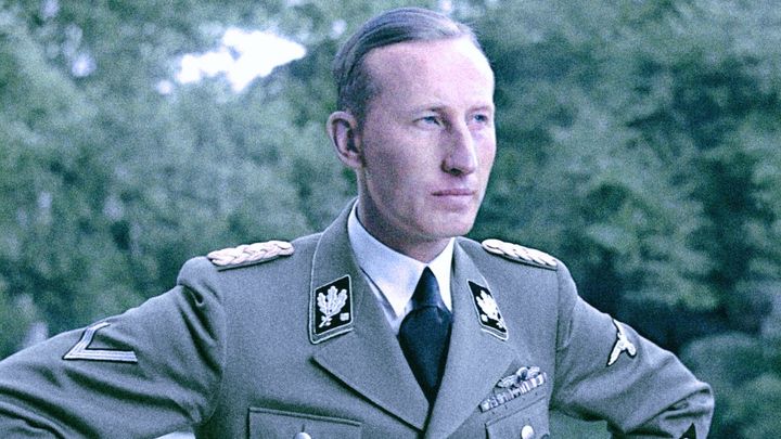 Přiletěl Heydrich a hned začal vraždit "český ksindl": vojáky, sokoly, vlastence; Zdroj foto: Profimedia, Kolorizace černobílého snímku: Dan Poláček