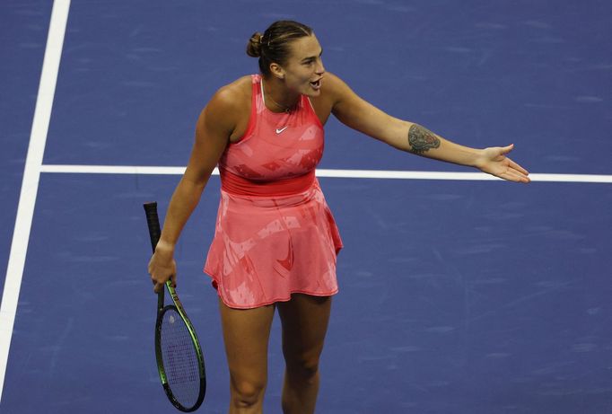 Aryna Sabalenková v utkání s Coco Gauffovou