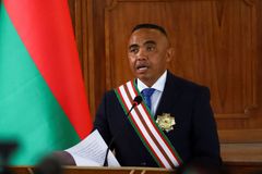 Plukovník, který udělal převrat, se stal prezidentem Madagaskaru. Slíbil reformy