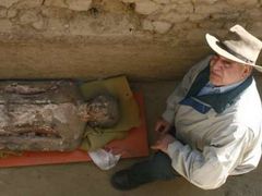 Šéf vykopávek nizozemské expedice Maarten Raven, který vedl průzkum hrobky, očekává nálezy dalších hrobek ze stejného období.