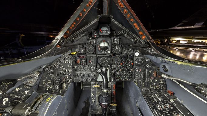 Pohled do kokpitu Lockheed SR-71 Blackbird.