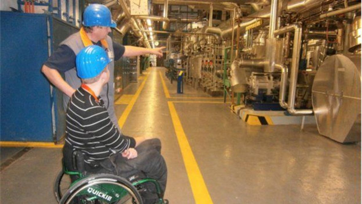 Handicapovaný student získal stáž v jaderné elektrárně. Píše tu diplomku o blackoutu