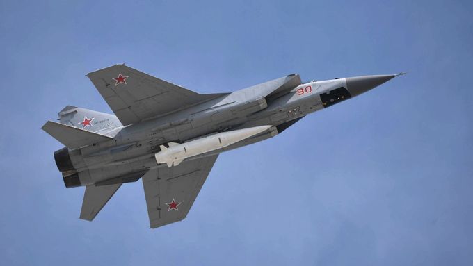 Rusko opakovaně vypouští na Ukrajince hypersonické střely. Rozhodnou válku?