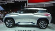 Nissan Terra je předobrazem dalšího menšího SUV v nabídce japonské značky. Pohání ho tři elektromotory. Jeden uvnitř, další dva v zadních kolech. Díky tomu může být podlaha uvnitř zcela rovná.