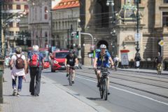 Nekázeň ani alkohol u cyklistů se příliš nezlepšují. Nejukázněnější jsou však v Praze