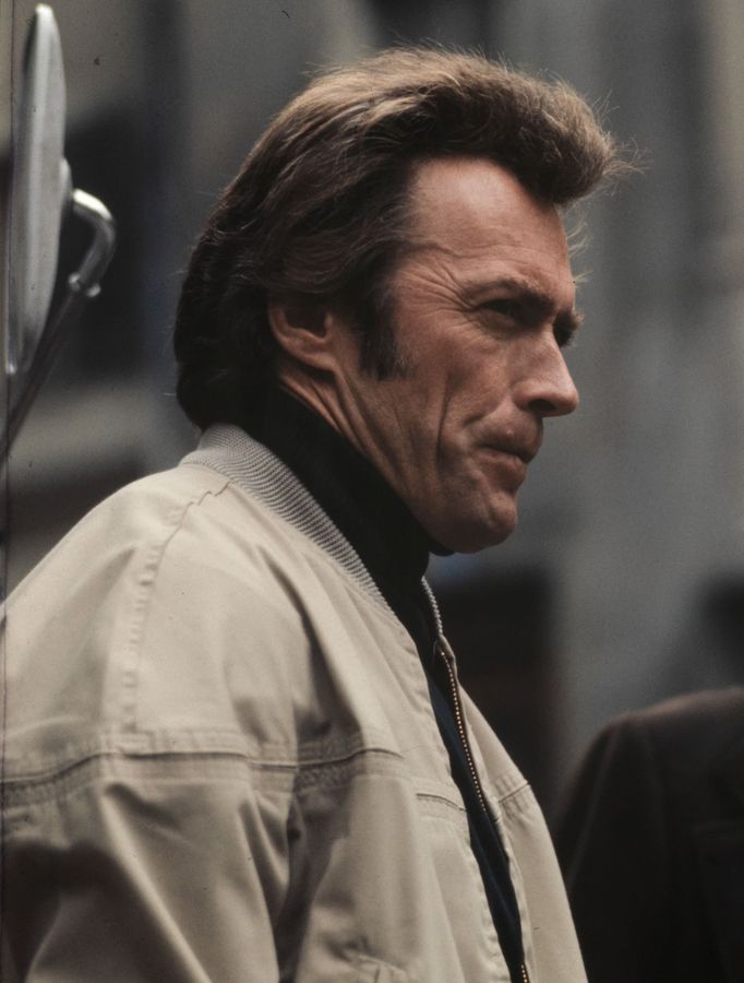 Clint Eastwood při natáčení Vraždy na Eigeru, 1975.