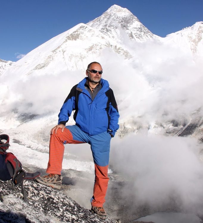 Kala Pathar, Himaláje. Za Miroslavem Cabanem Mount Everest.