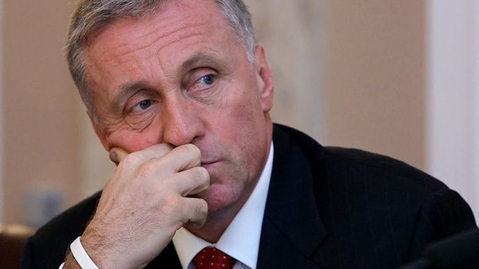 Premiér Mirek Topolánek přiznal, že schodek rozpočtu naroste.