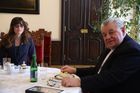 Kardinál Duka podporuje radní Lipovskou i poté, co ji Graubner vyzval k rezignaci