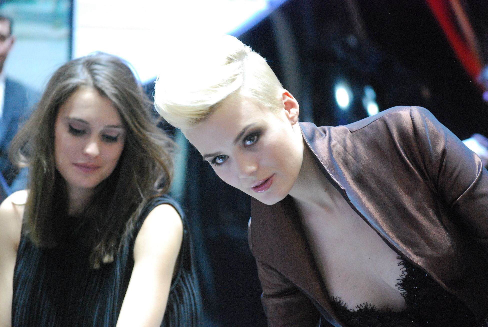 Modelky na Autosalonu v Ženevě