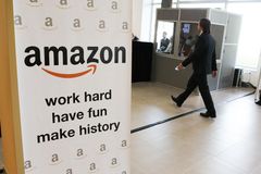 Zaměstnanci Amazonu v Německu stávkují za vyšší platy. Chtějí vydržet do Štědrého dne