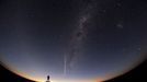 1. místo v kategorii „Beauty of Night Sky“: Jio Hao z Číny s fotografií „Come Lovejoy over Australia“.