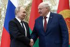 Je potřeba obnovit mírové rozhovory, Zelenskyj už ale nemá legitimitu, řekl Putin