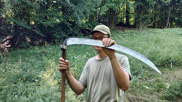 „Klíčem je dobře naklepaná kosa.“ V kraji bohyň sečou vzácné louky