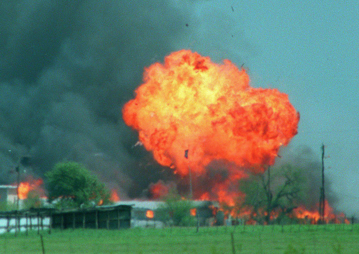 Davidiáni, Waco, Texas, David Koresh, obléhání, masakr, Zahraničí, sekta, USA