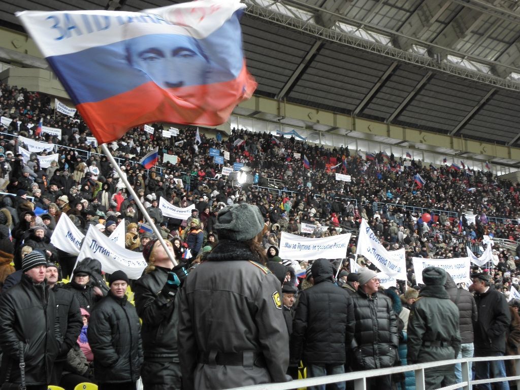 Od Justa - V Moskvě demonstrují desetitisíce Putinových přívrženců