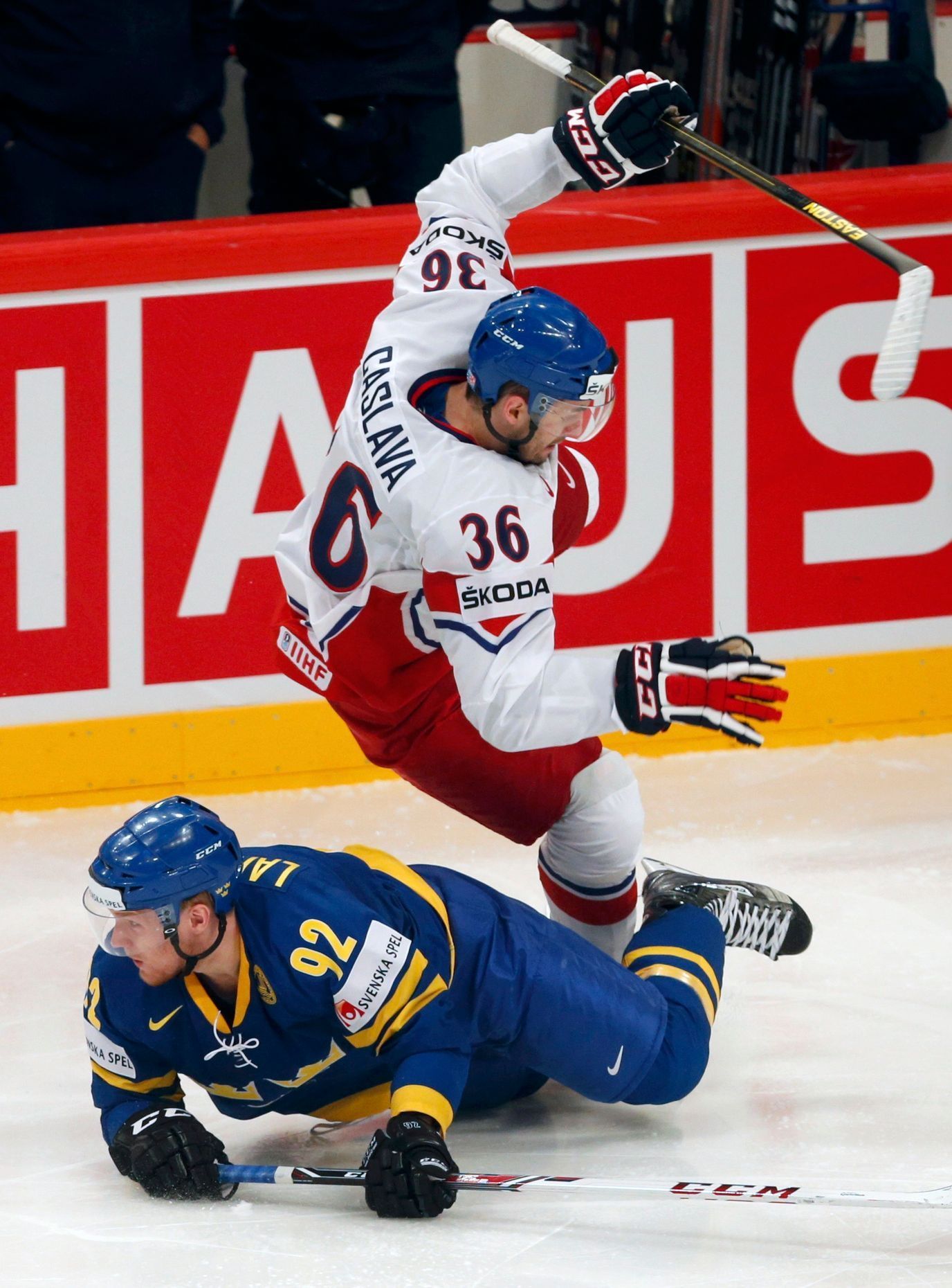 MS v hokeji 2013, Česko - Švédsko: Petr Čáslava - Gabriel Landeskog