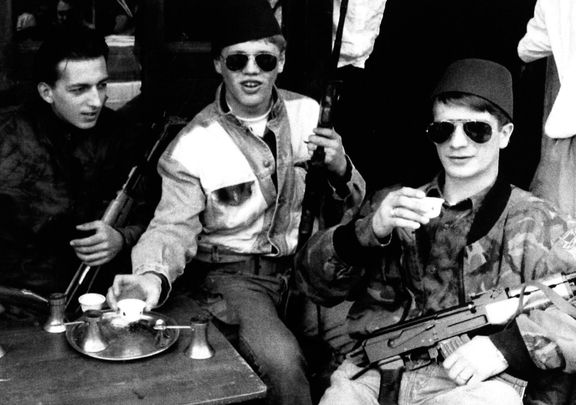 Ostřelovači mohli pálit všude, kde jim výhled nezakrývaly budovy nebo improvizované barikády.