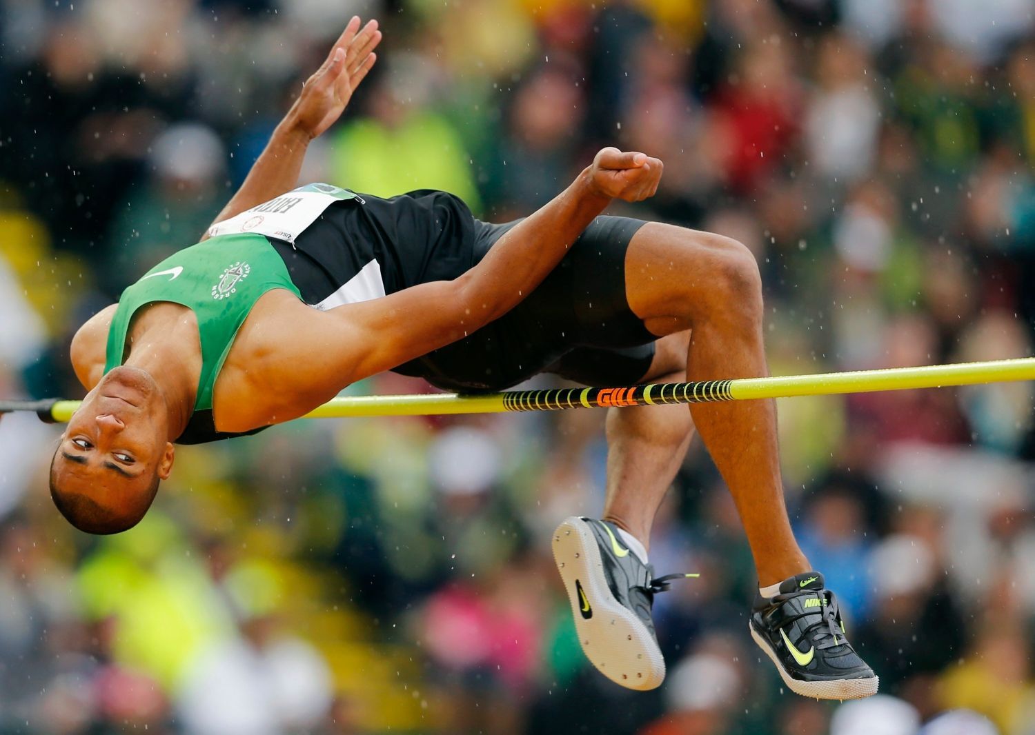 Americký desetibojař Ashton Eaton při závodě v americkém Eugene v roce 2012