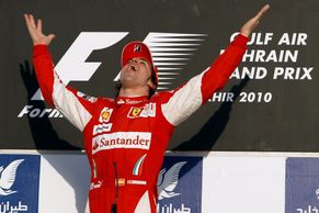 Král Schumacher se vrátil. V Bahrajnu však slavila jeho noční můra Alonso