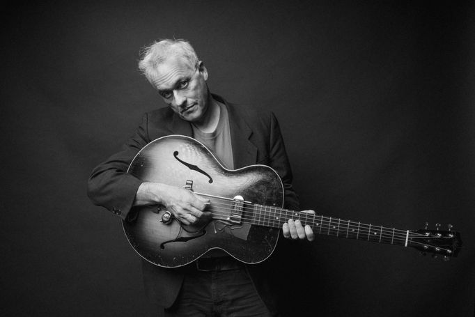 Kytarista Marc Ribot.