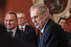 Zeman jmenoval tři nové ministry a oznámil, že by Číňané mohli stavět české dálnice