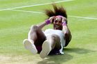 Stres, traumata, výměny podprsenek. Bílý Wimbledon čelí revolučním tlakům