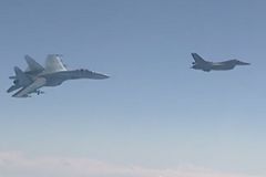 Stíhačka NATO se pokusila dostat k letounu s naším ministrem obrany, stěžují si Rusové