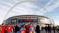 Ale popořadě. Finále se hrálo v londýnském Wembley, takže Manchester měl přeci jen o něco "domáčtější" prostředí než Barca.