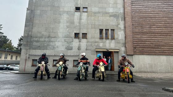 Odvážná pětka na kostitřasech. Motorky Čechie-Böhmerland vyrazily na sraz