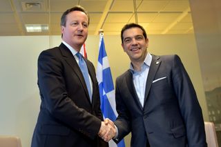 David Cameron a Alexis Tsipras na summitu EU