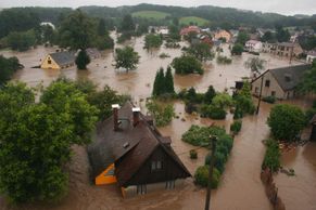 Místo vesnic a měst jedna řeka. A do Frýdlantu daleko