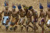 V tradičních oděvech tu celý týden soutěžili v desítce disciplín na tisíc zástupců osmatřiceti etnických kmenů, informovala agentura AP.