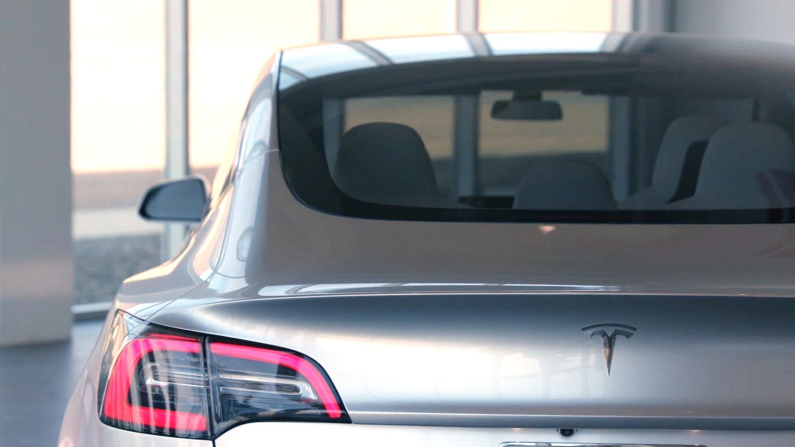 Tesla Model 3 červenec 2017