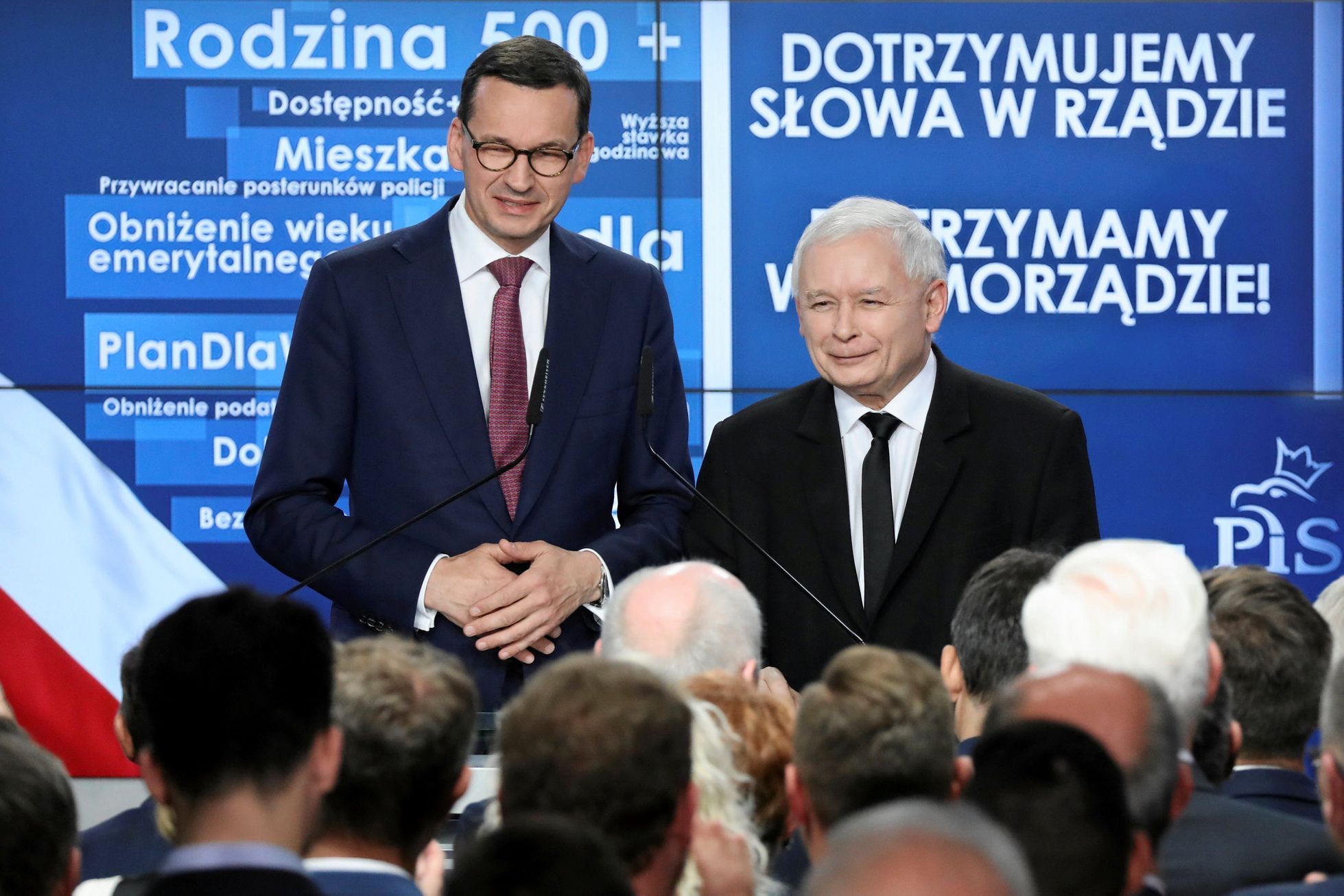 Polský premiér Mateusz Morawiecki a lídr strany Právo a spravedlnost (PiS) Jaroslaw Kaczynski.