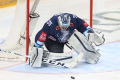 Poslední Pardubice si vyšláply na první Liberec, Sparta smetla Třinec dvanácti góly