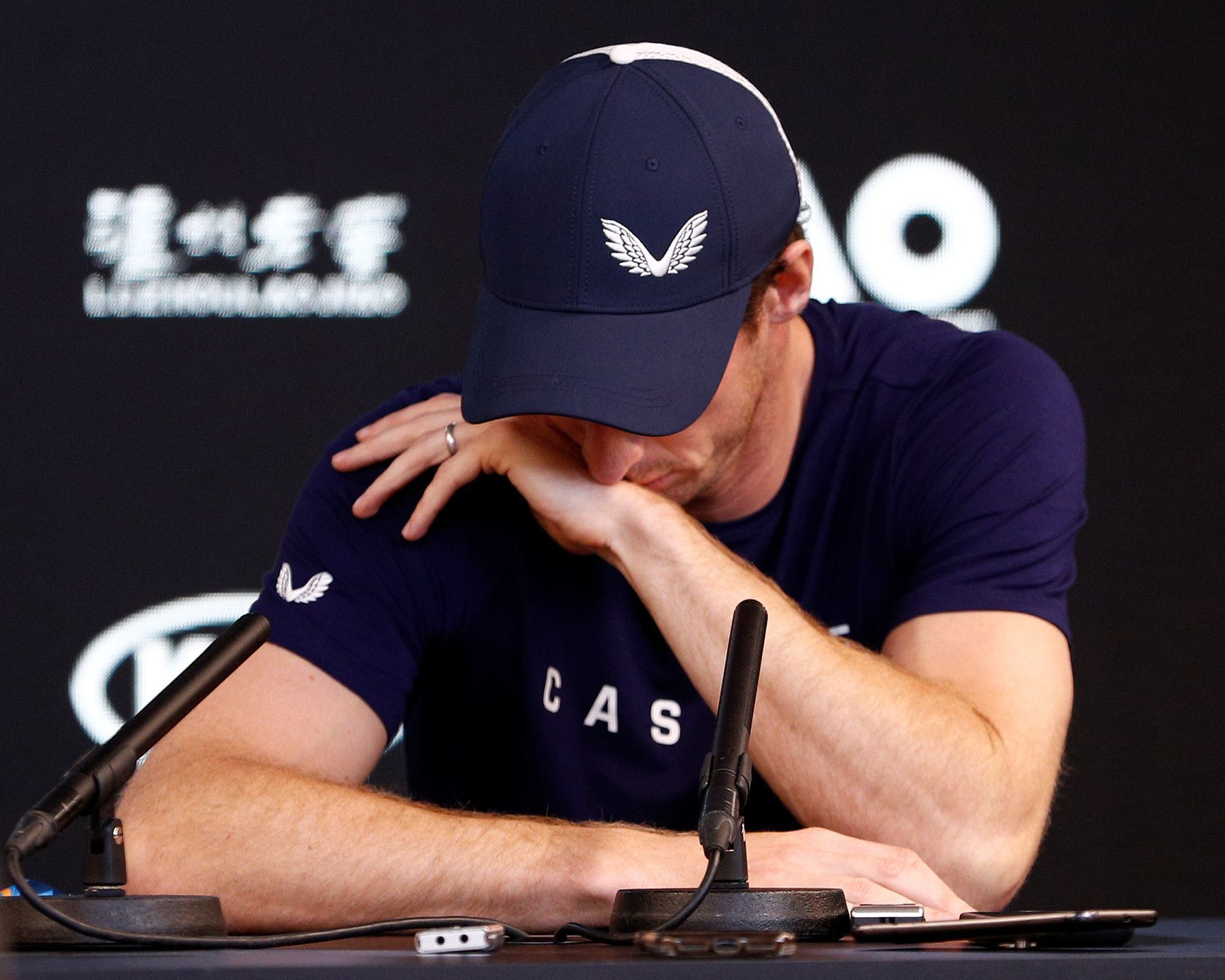 tenis, Australian Open  2019, Andy Murray se slzami v očích oznamuje na tiskové konferenci, že nejpozději po Wimbledonu ukončí kariéru