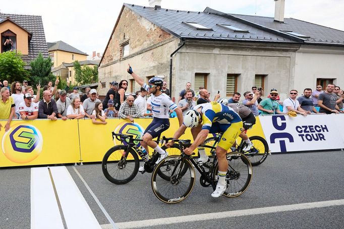 Czech Tour 2023: Itamar Einhorn slaví vítězství v první etapě.