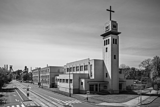 Fotografie z knihy Ostrava industriální a moderní (Martin Strakoš, Josef Horázný a Martin Štěrba)