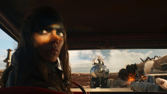 Film Furiosa: Sága Šíleného Maxe začnou česká kina promítat 23. května.