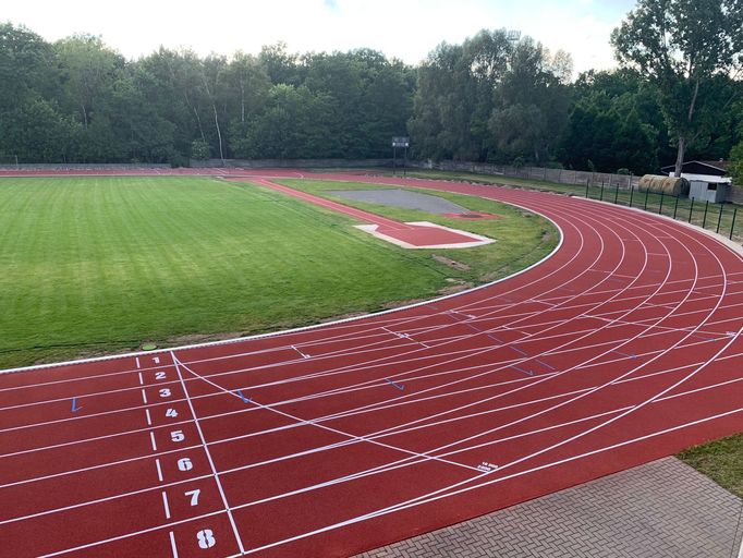 Atletický stadion v Hodoníně po tornádu v roce 2021