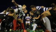 České reprezentantky v ragby XV, tedy pro patnáct hráček, se schází každou středu na hřišti Tatry Smíchov. Cílem je sehrát se před dalším ročníkem Evropského poháru.