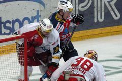 ŽIVĚ Pardubice - Slavia 6:4, do čtvrtfinále jdou Pardubice