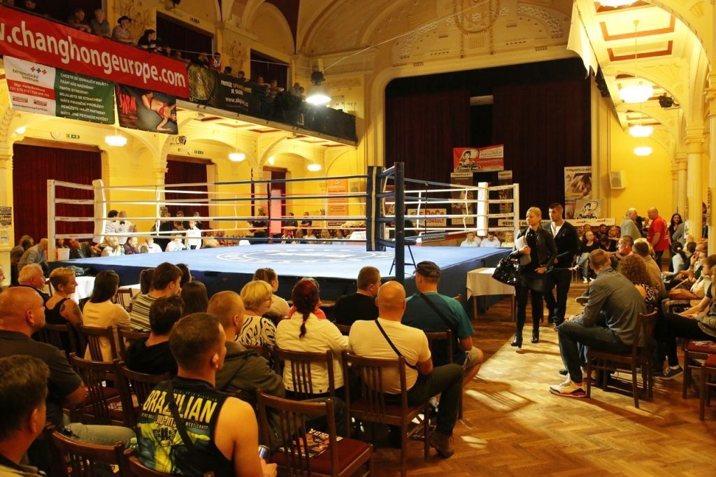 Galavečer ženského boxu v Děčín